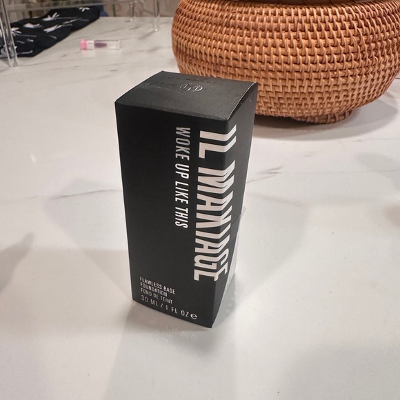 NEW Il Makiage Woke Up Like This Foundation - Picture 6 of 9